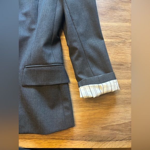 Theory Tailored Dark Grey Wool Blazer- size 12 - Picture 3 of 5